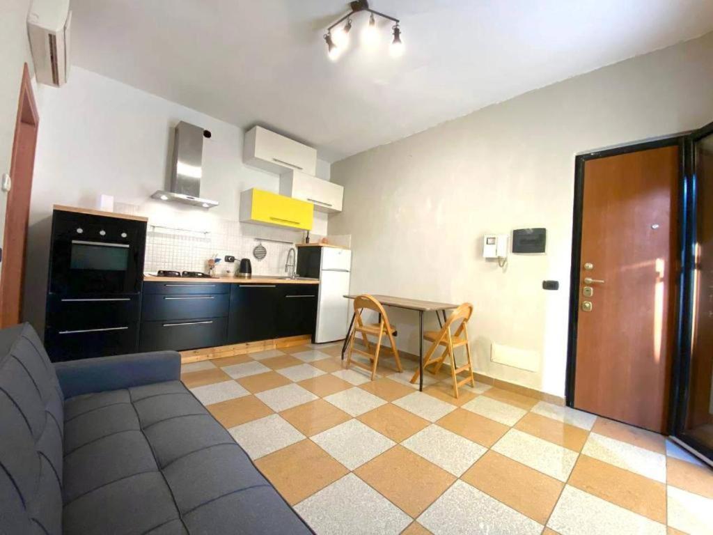 דירות מילאנו Conte Rosso House, Con Doppia Terrazza In Coorte Tranquilla A Due Passi Da Stazione E Metropolitana Lambrate מראה חיצוני תמונה